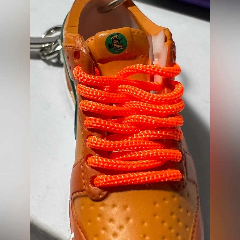 3D Mini Sneaker Keychains pair Orange Green‎ with mini box novelty trinkets